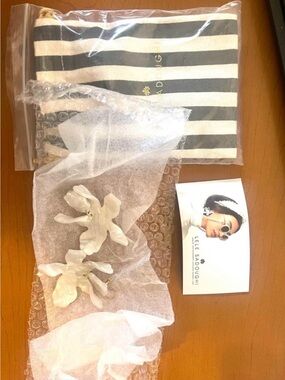 Lele Sadoughi White Floral Statement Hair Clips